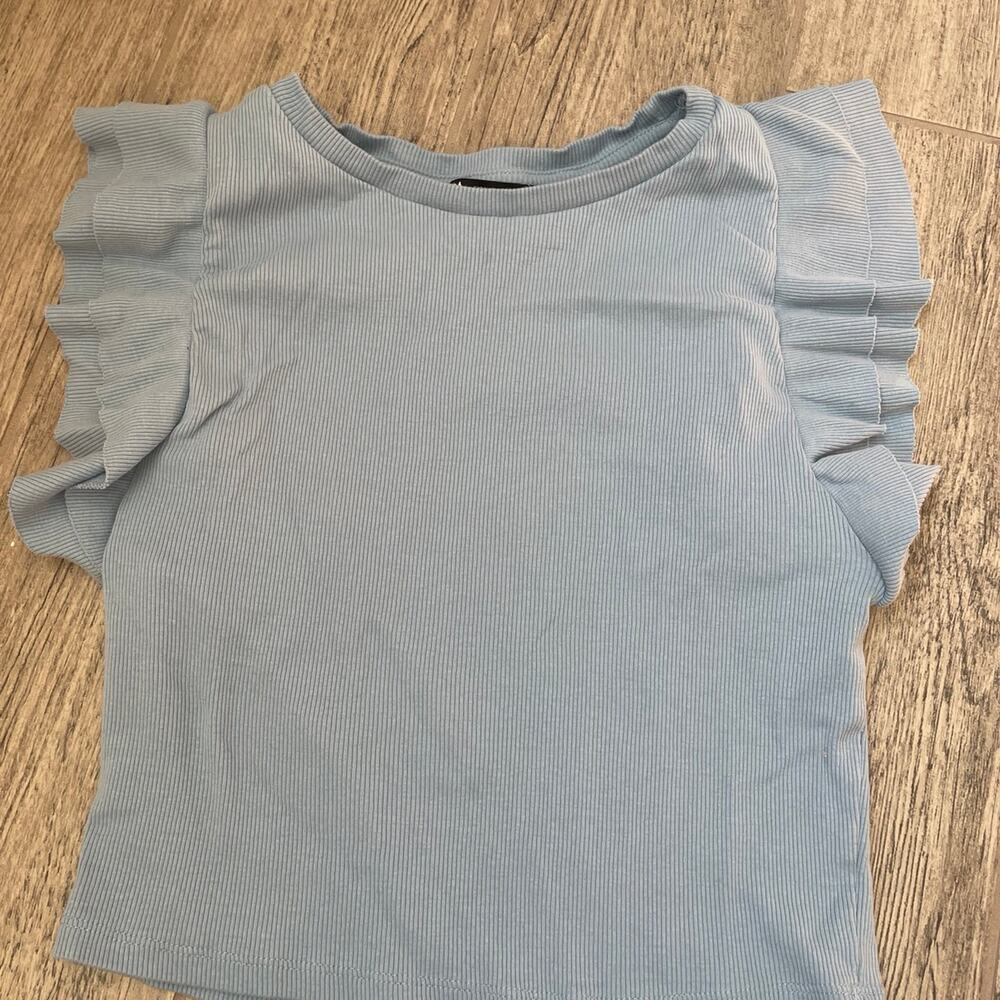 Zara crop top with ruffle sleeves / light blue / size L